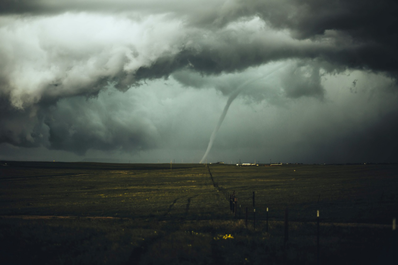 A sky with a tornado